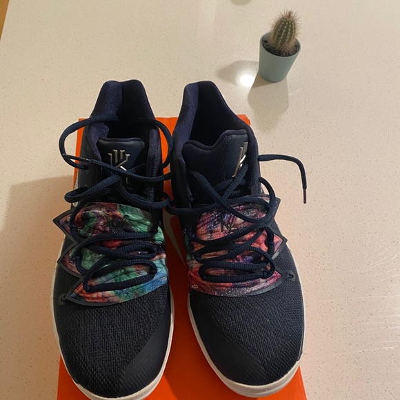 Kyrie Basketball Sneakers - Picture 2 of 2